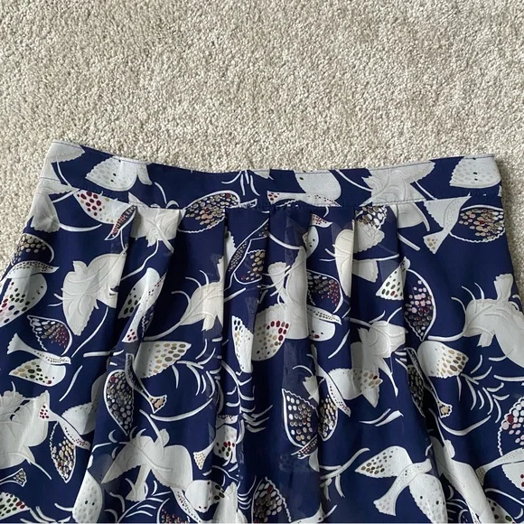Old Navy Women’s Pleated Mini Blue Bird Casual Skirt Size Small - Picture 4 of 8